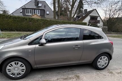 Opel Corsa 152.609 km 1.999 &euro; Braunschweig 38106