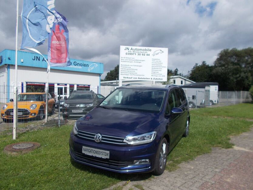 VW Touran 131.166 km 17.599 € Gnoien 17179