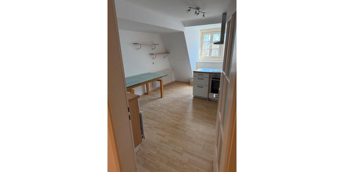 Dachgeschoßwohnung Villingen-Schwenningen Schwenningen - 3 Zimmer, 105 m&sup2;, 990&euro; | Angebot:26272312