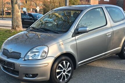 Toyota Yaris 266.700 km 950 &euro; Hamburg 21033