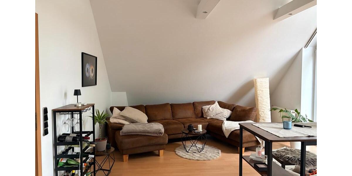 Dachgeschoßwohnung Dinslaken Hiesfeld - 3.5 Zimmer, 89 m&sup2;, 1.135&euro; | Angebot:26664027