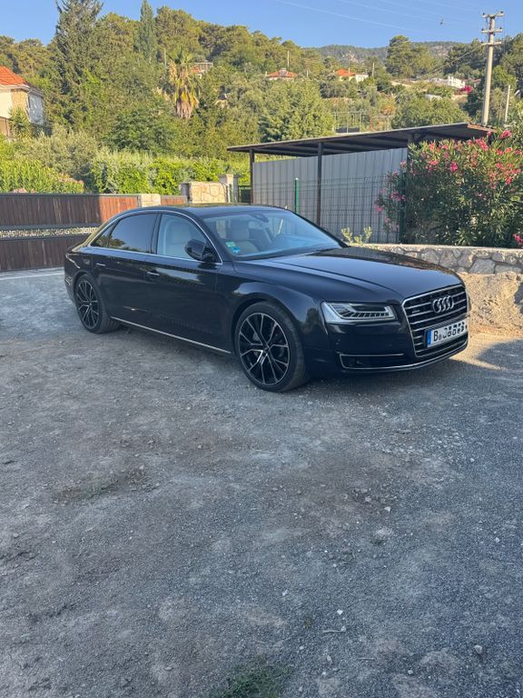Audi A8 309.000 km 19.500 € Berlin 10967