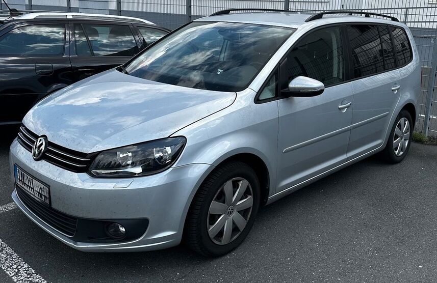 VW Touran 128.000 km 11.000 € Kassel 34117