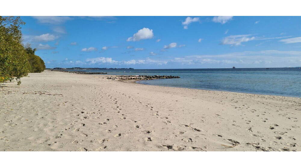 Großes Haus am Meer mit EinliegerWohnung, Schwimmbad und Garage