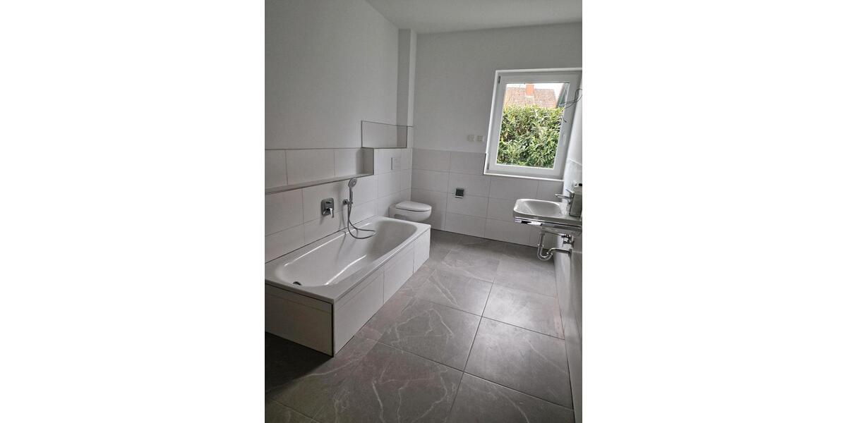 Erdgeschoßwohnung Wallenhorst - 4 Zimmer, 145 m&sup2;, 1.100&euro; | Angebot:26276115