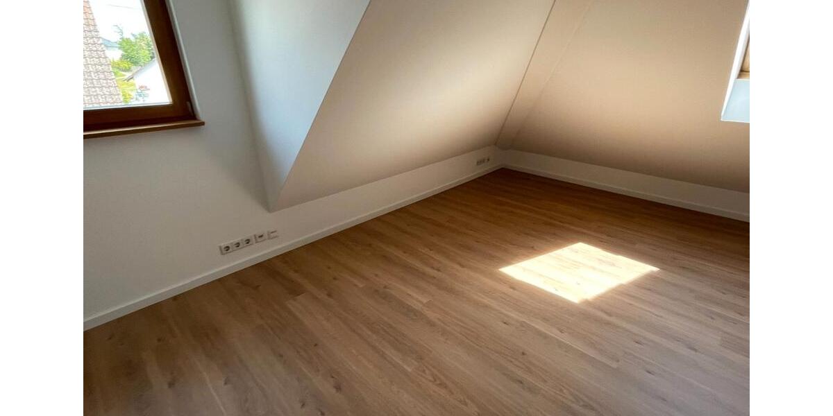 Dachgeschoßwohnung Uhldingen-Mühlhofen Mühlhofen - 1 Zimmer, 22 m&sup2;, 400&euro; | Angebot:26414080