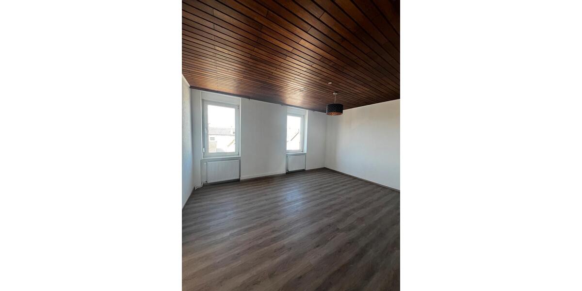 Einfamilienhaus Münster (Hessen) - 10 Zimmer, 195 m&sup2;, 2.425&euro; | Angebot:21530701