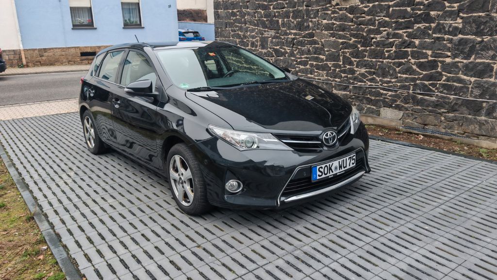 Toyota Auris 244.000 km 7.400 &euro; Mendig 56743