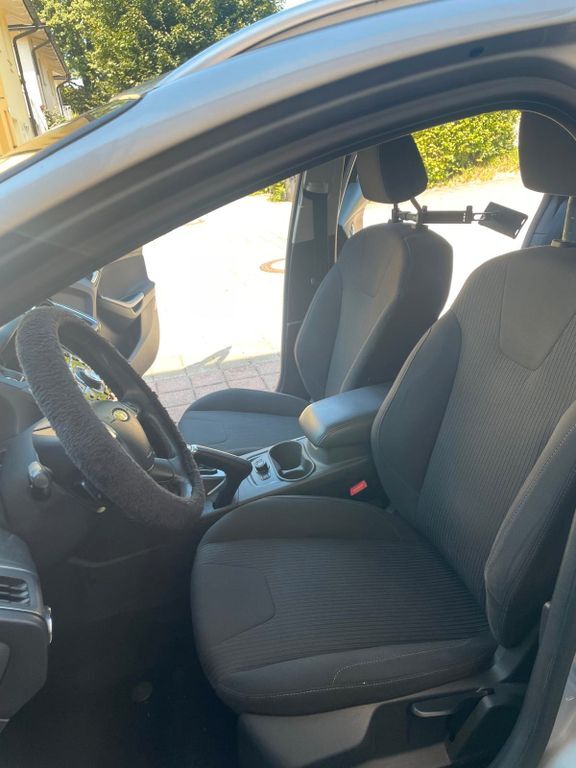 Ford Focus 171.000 km 5.900 € Bad Aibling 83043