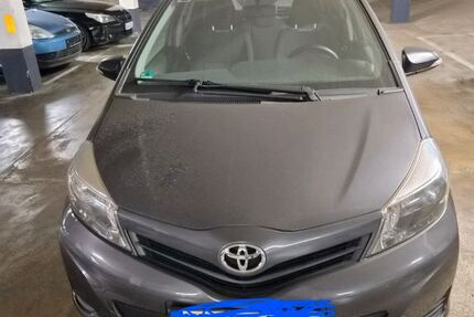 Toyota Yaris 25.000 km 8.800 &euro; Krefeld 47798