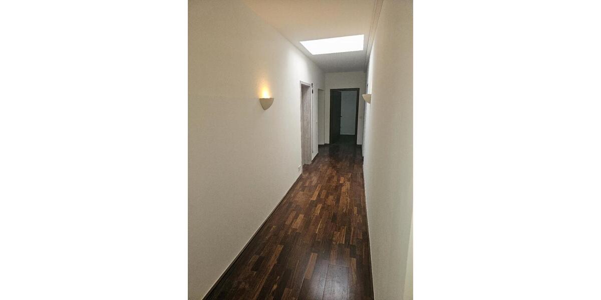 Etagenwohnung Reichshof - 4 Zimmer, 144 m&sup2;, 1.300&euro; | Angebot:25580154