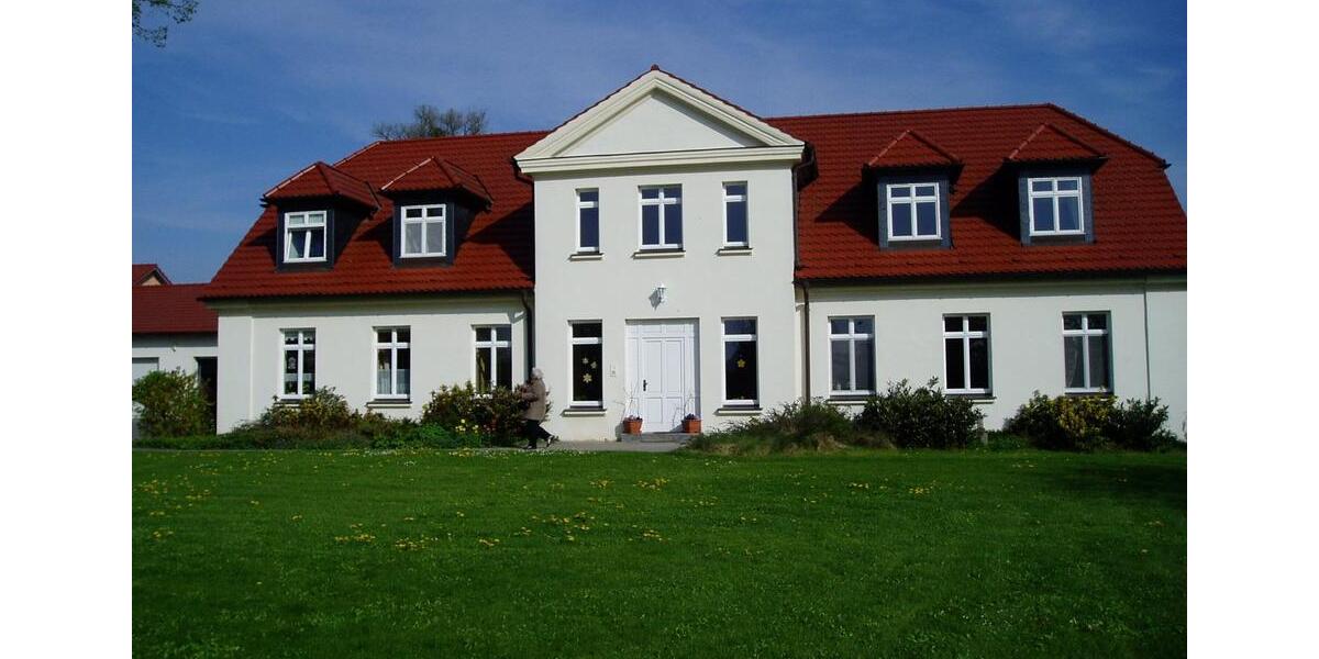 Dachgeschoßwohnung Teterow - 3 Zimmer, 80 m&sup2;, 438&euro; | Angebot:25343209