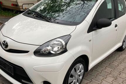 Toyota Aygo (X) 136.000 km 3.499 &euro; München 81241