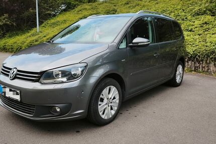 VW Touran 222.000 km 7.200 &euro; Gedern 63688