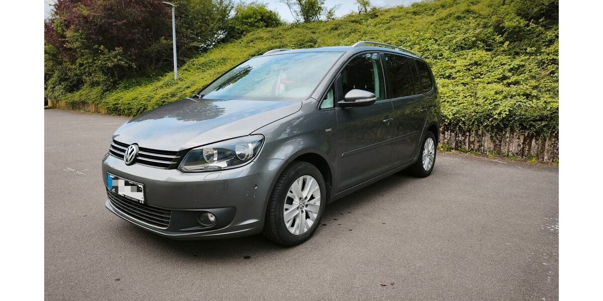 VW Touran 222.000 km 7.200 &euro; Gedern 63688