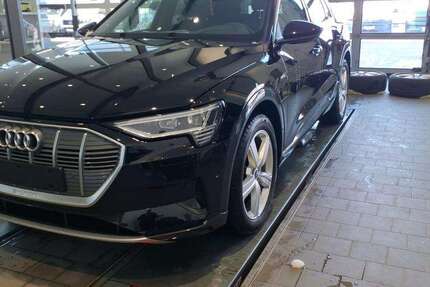Audi e-tron 68.301 km 37.355 &euro; Hagen 58091