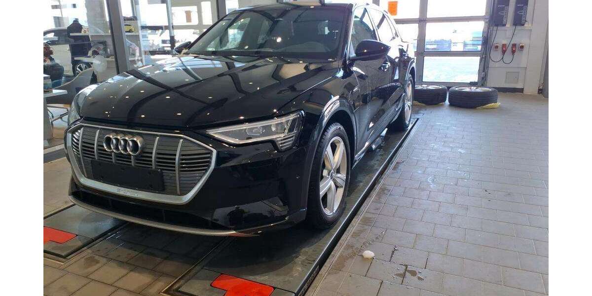 Audi e-tron 68.301 km 37.355 &euro; Hagen 58091