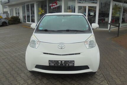 Toyota IQ 91.000 km 8.500 &euro; Dessau-Roßlau 06862