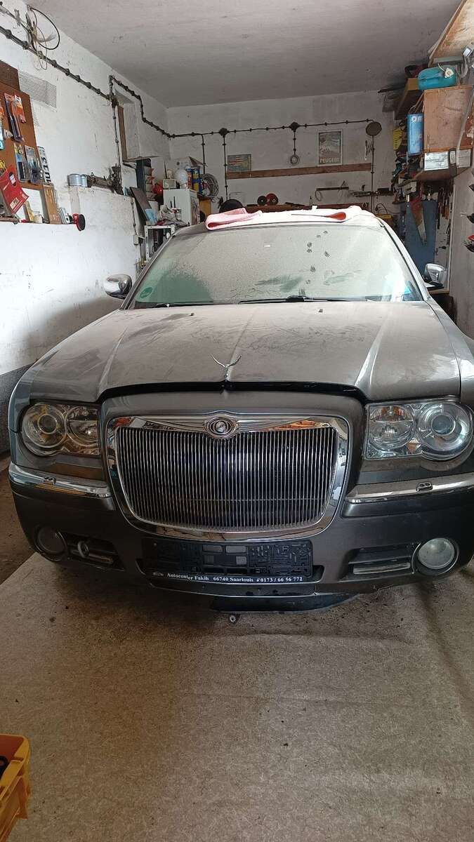 Chrysler 300C 230.000 km 2.500 € Kaltennordheim 36452