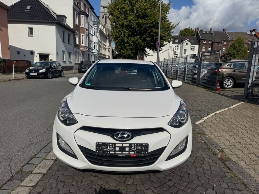 Hyundai i30 148.000 km 9.199 € Gelsenkirchen 45879