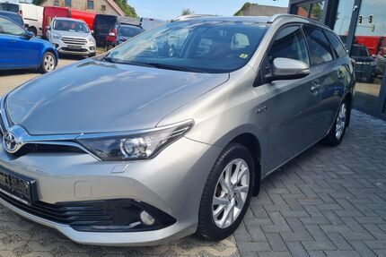 Toyota Auris 89.370 km 17.700 &euro; Karlsburg OT Moeckow 17495