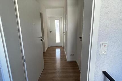 Dachgeschoss Wohnung 3 Zimmer 65 qm mit Balkon und Gartennutzung zimmer