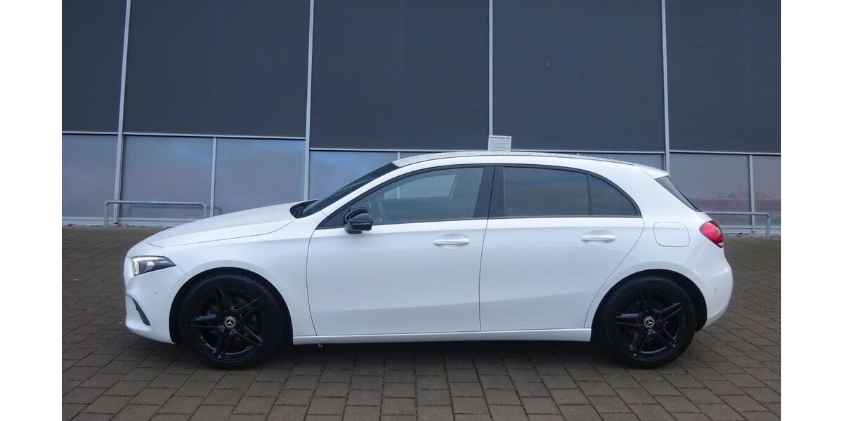 Mercedes-Benz A 180 73.128 km 22.950 &euro; Steißlingen 78256