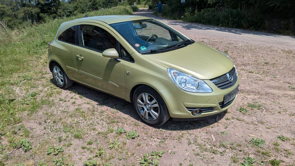 Opel Corsa 125.980 km 1.900 &euro; Schleusegrund 98667