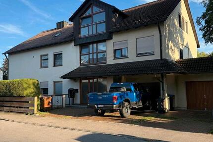 sanierte Dachgeschoss Wohnung im Zentrum von Königsbrunn 2 zimmer