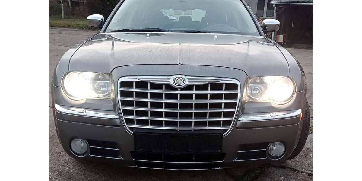 Chrysler 300C 174.000 km 7.950 &euro; Boizenburg 19258