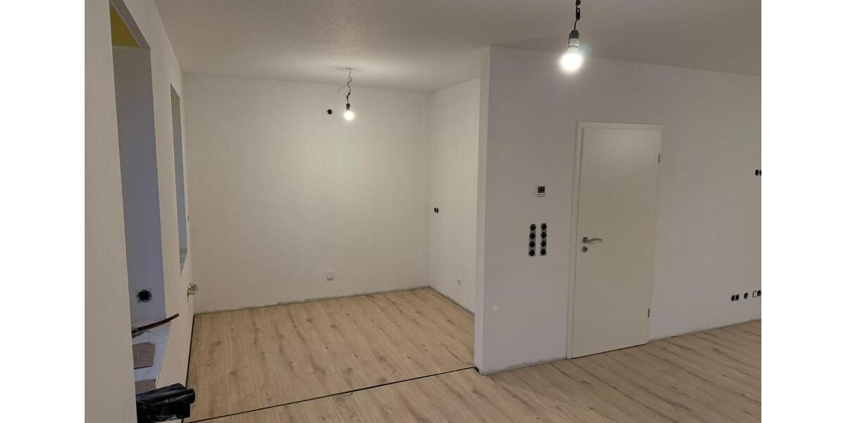 DHH rechts in Bahnhofsnähe Augustfehn Erstbezug 5 zimmer