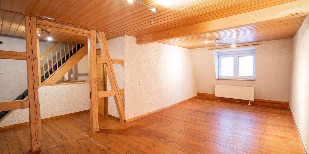 Einfamilienhaus Oberelsbach - 7 Zimmer, 200 m&sup2;, 205.000&euro; | Angebot:25738673