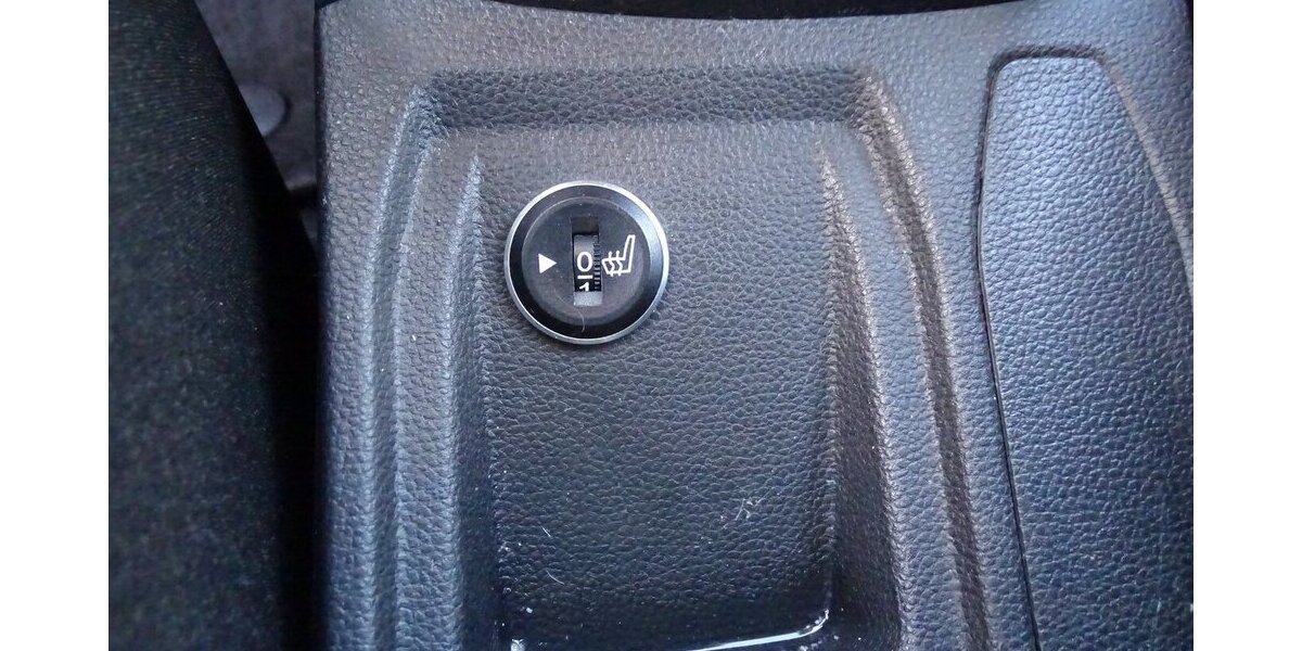 Renault Clio 1,0l Evolution Navi Rückfahrkamera, Einparkhi 31.015 km 12.790 &euro; Rodgau 63110