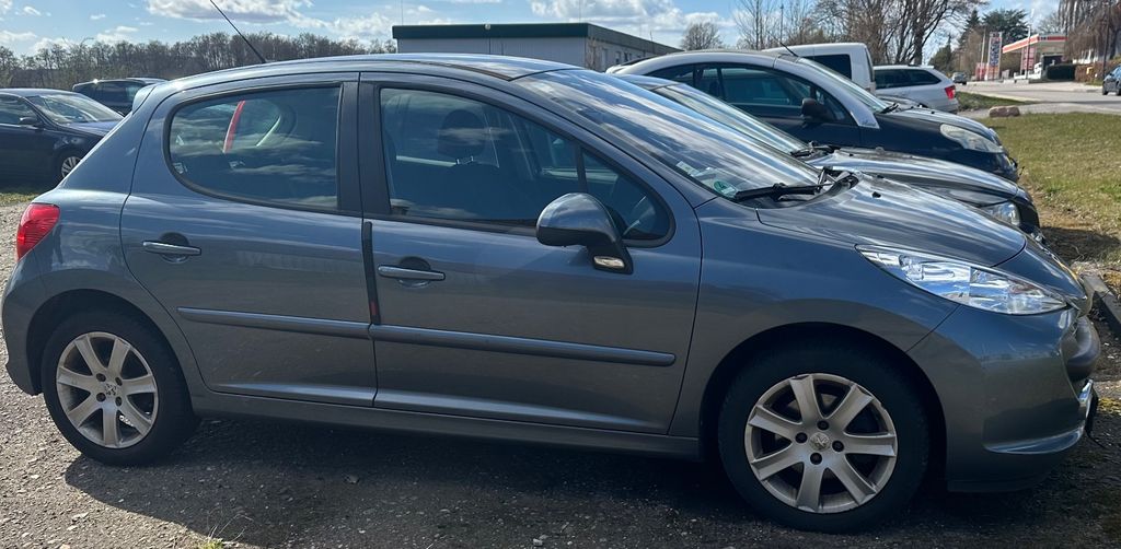 Peugeot 207 123.000 km 1.800 &euro; Salzhausen 21376