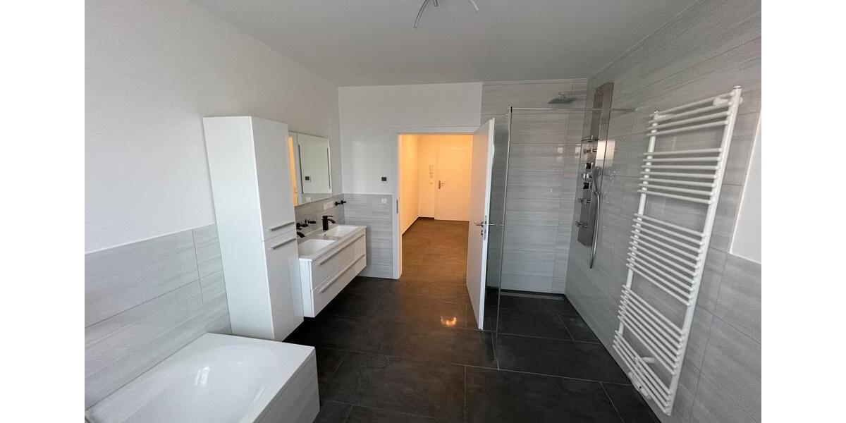 Erdgeschoßwohnung Sassenburg - 3 Zimmer, 116 m&sup2;, 1.200&euro; | Angebot:26343099