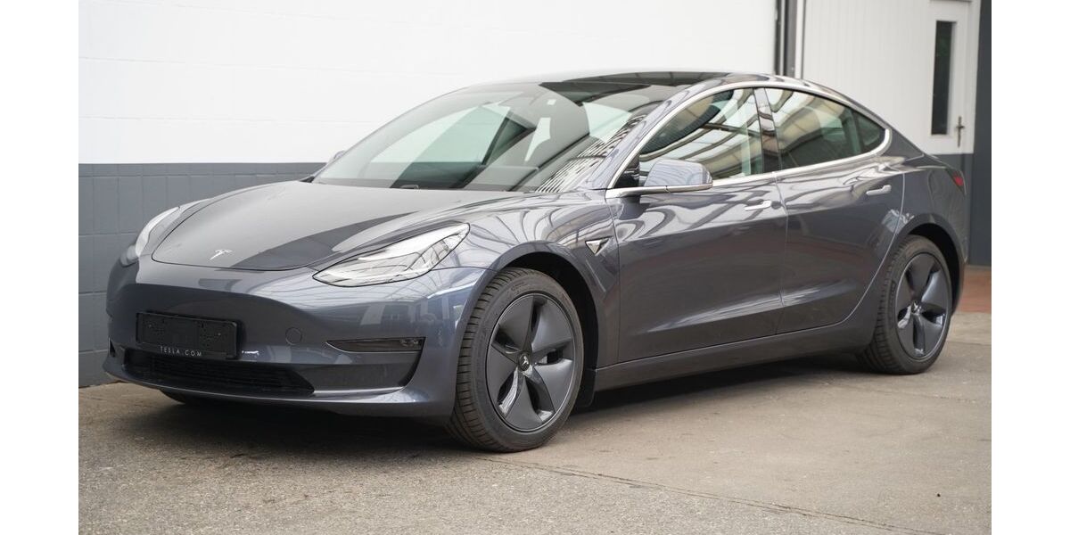 Tesla Model 3 104.728 km 18.700 &euro; Mönchengladbach 41236
