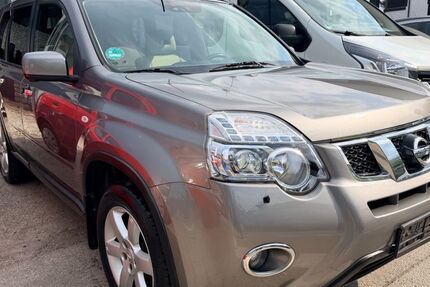 Nissan X-Trail 211.000 km 6.990 &euro; München 81825