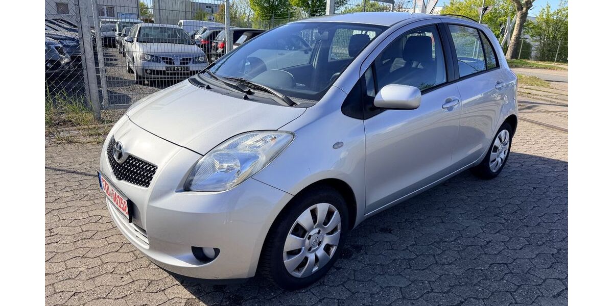 Toyota Yaris 117.000 km 4.444 &euro; Buxtehude 21614