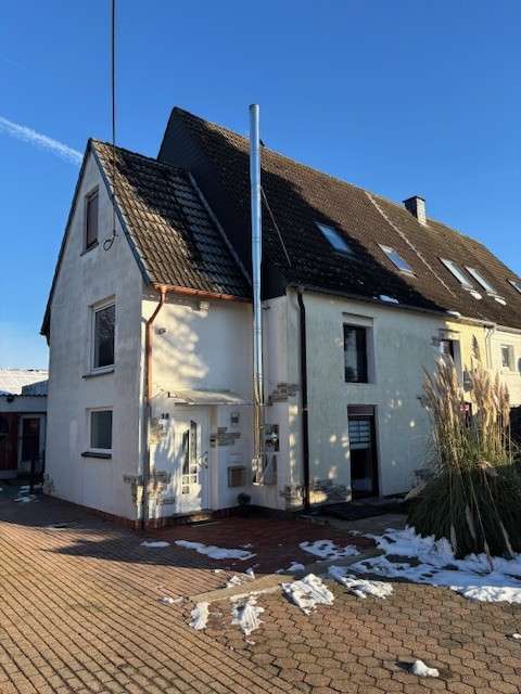 Haus zum Kaufen in Fröndenberg Altendorf 370.000 € 208.28 m²