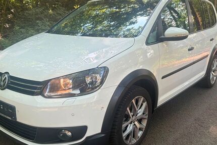 VW Touran 165.402 km 10.500 &euro; Cloppenburg 49661