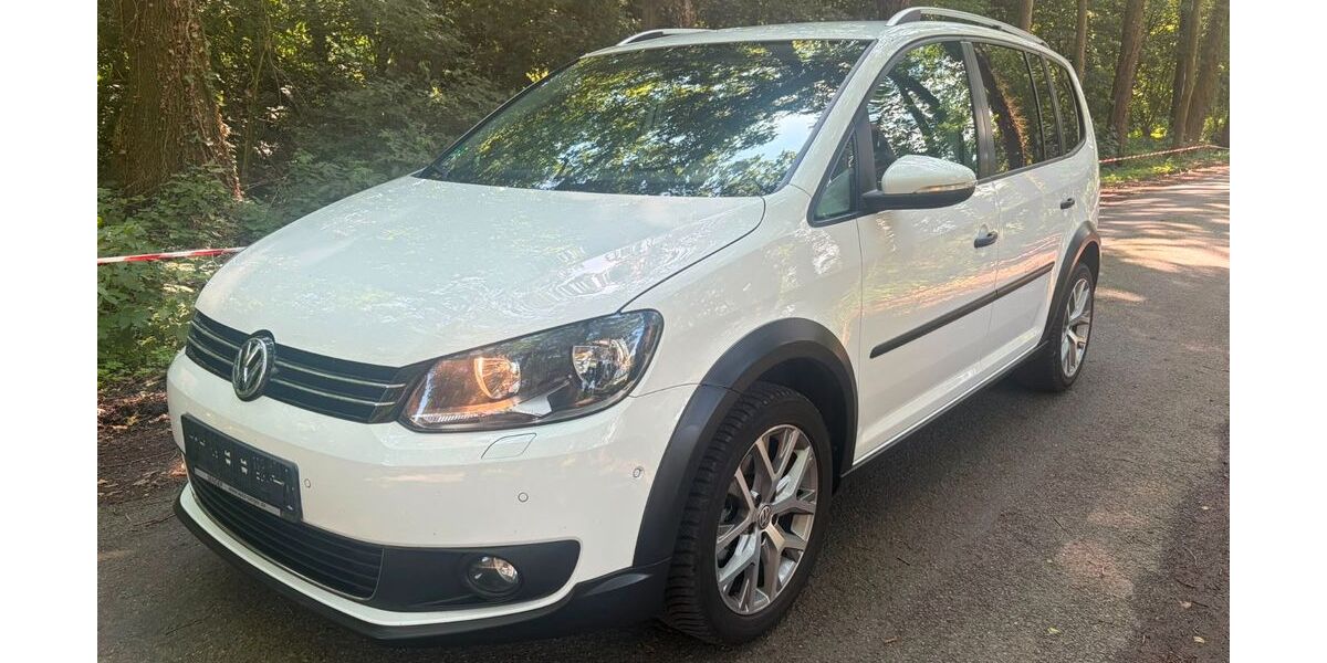 VW Touran 165.402 km 10.500 &euro; Cloppenburg 49661