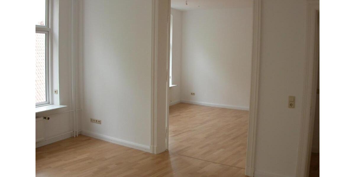 Etagenwohnung Flensburg - 3 Zimmer, 96 m&sup2;, 960&euro; | Angebot:26505731