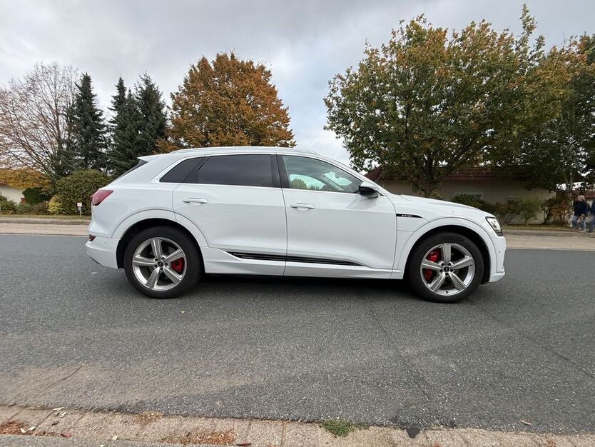 Audi e-tron 65.000 km 33.900 € Schwarzenbek 21493