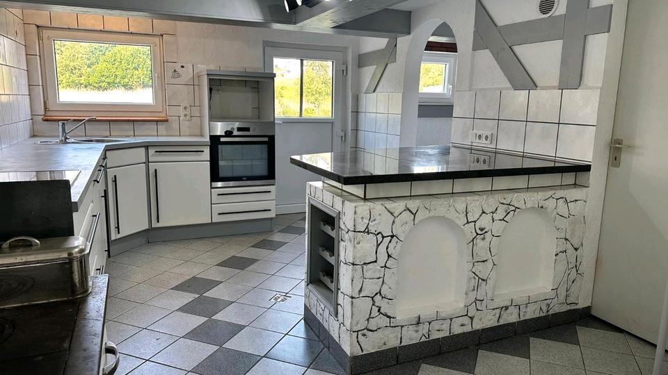 Provisionsfrei! Großes Haus mit 2 Einheiten & Einliegerwohnung 9 zimmer