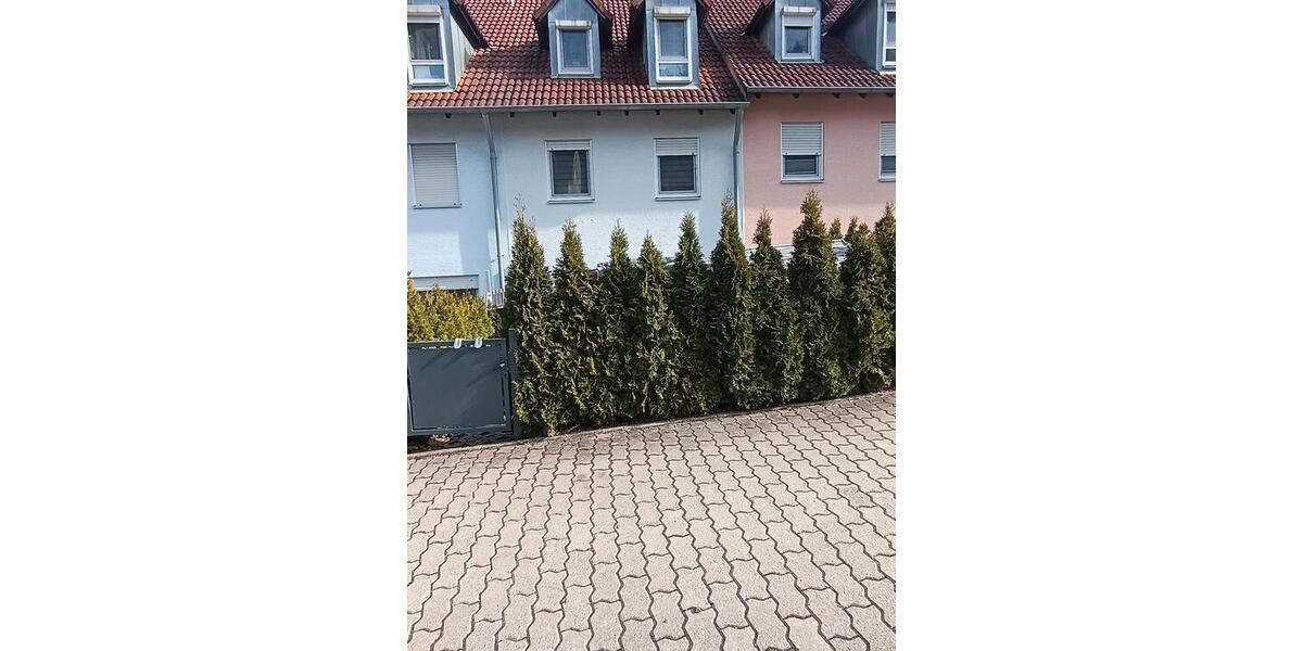 Reihenhaus Schmidmühlen - 5.5 Zimmer, 130 m&sup2;, 1.420&euro; | Angebot:26417745