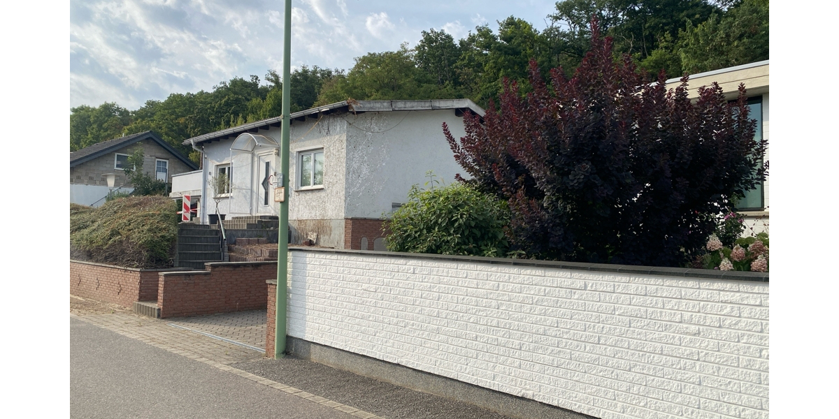 Haus: 2 Wohnungen, 2 Eingänge, 2 Terrassen. Platz für 2 Generationen! Achtung: Bieterverfahren! - Zweifamilienhaus Vettweiß | Angebot:22746895