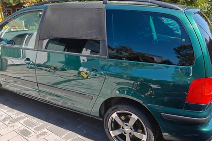 VW Sharan 129.000 km 3.290 &euro; Brühl 50321