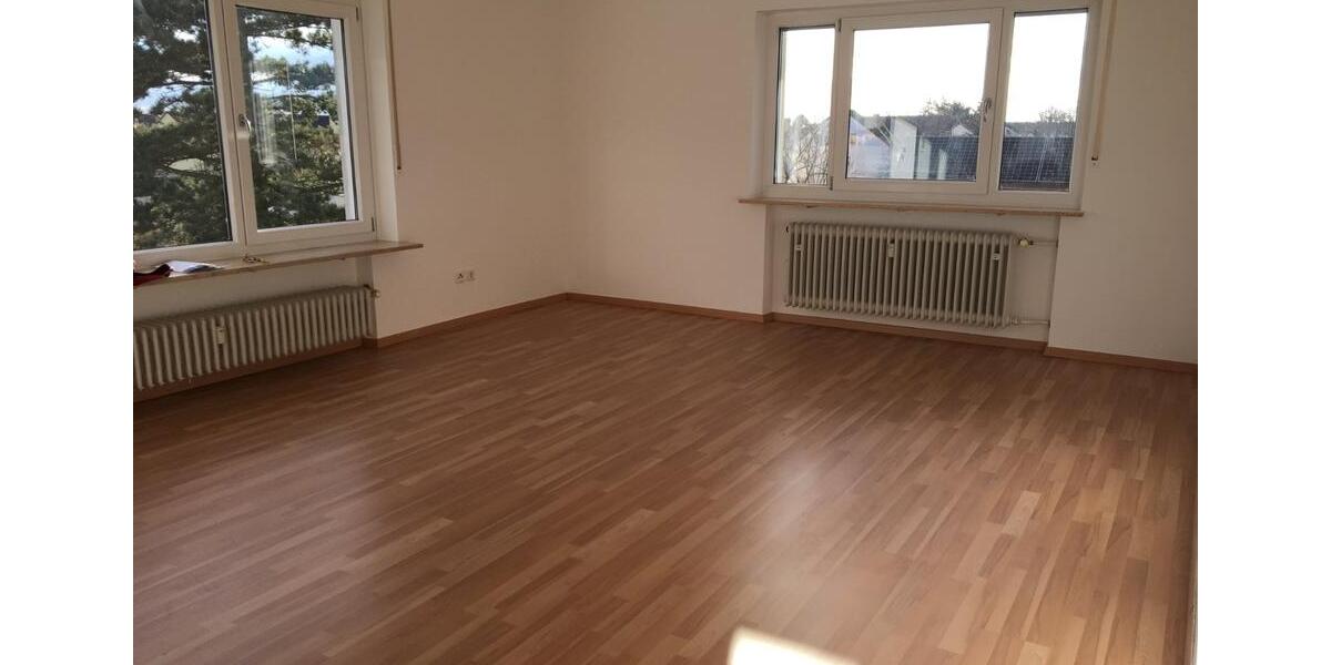 Helle 3-Zi-Wohnung mit Loggia in zentraler Lage von Wendelstein zimmer