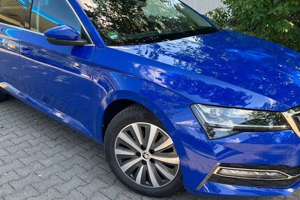 Skoda Superb 122.000 km 17.900 &euro; München 81475