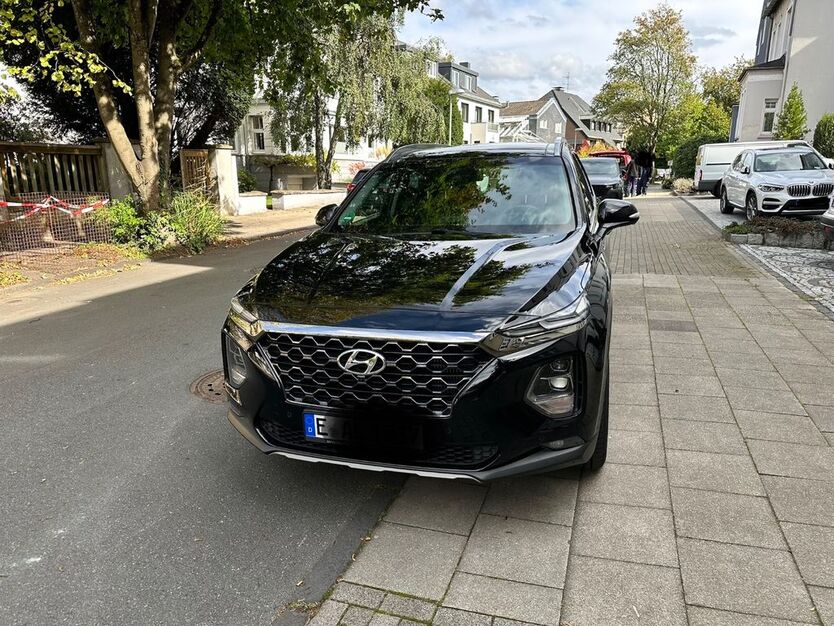 Hyundai SANTA FE 61.000 km 26.980 € Essen 45133